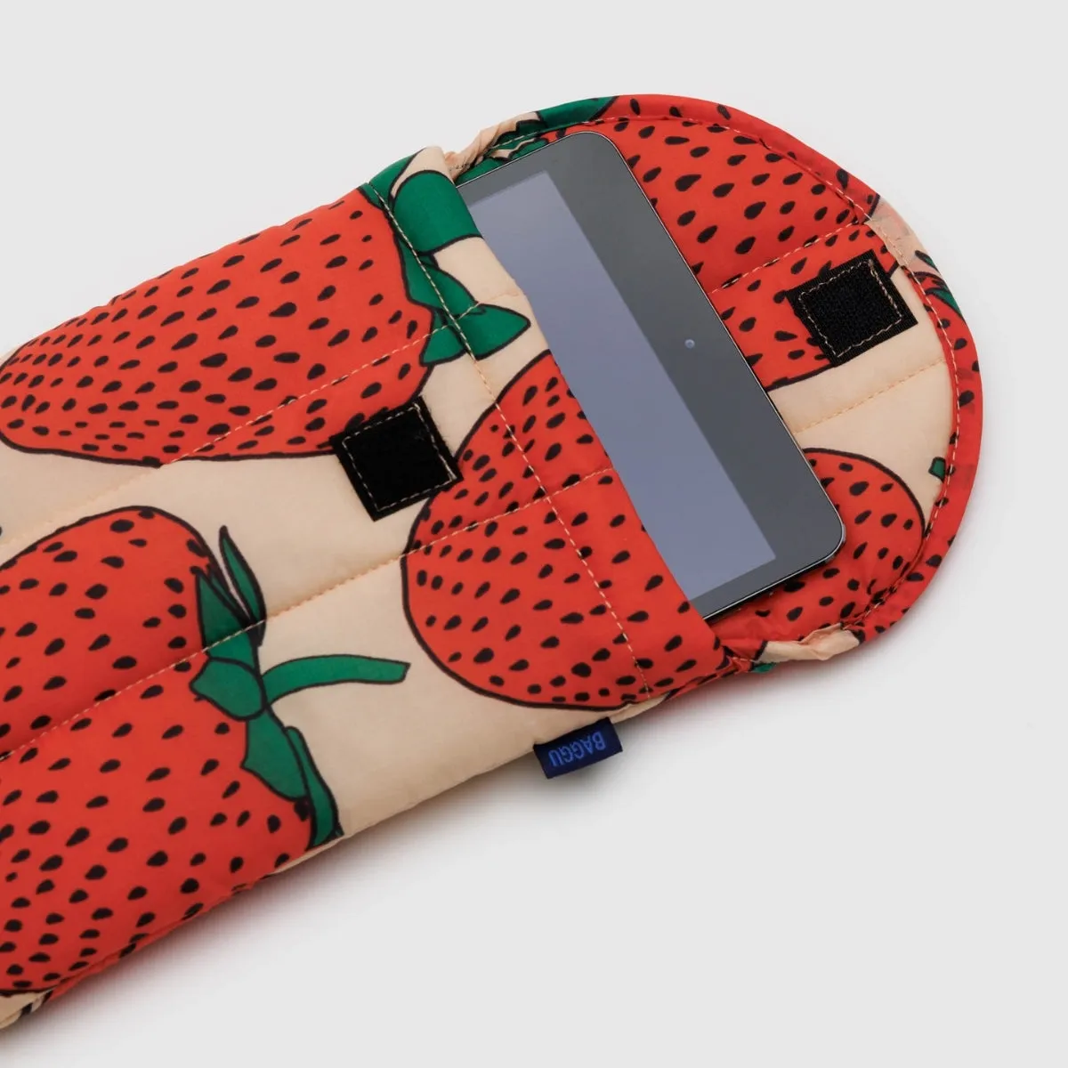 Baggu Puffy Tablet Sleeve in Strawberry